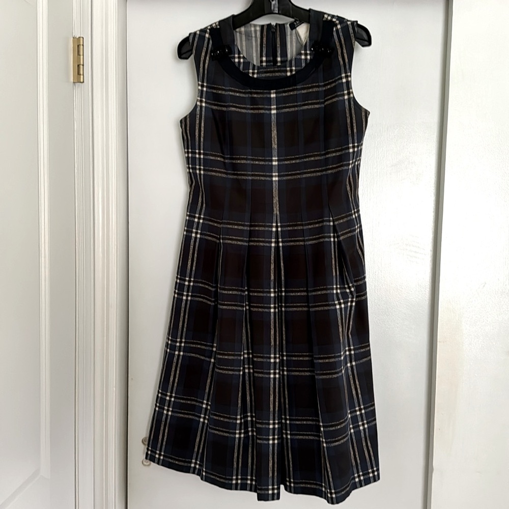 ‘S Max Mara dress; below the knee; neck detail; pockets